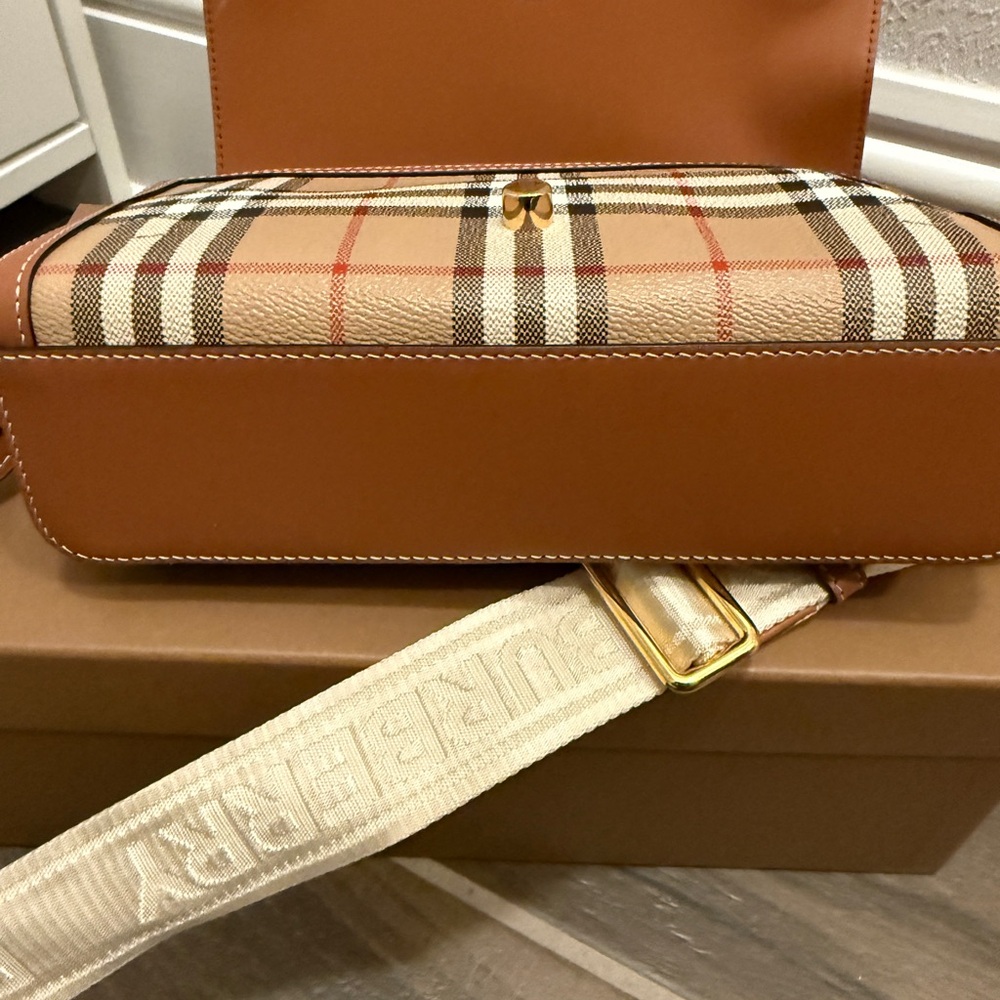 Burberry Tan and Brown Checkered Women's Bag new / no tag - Picture 5 of 13